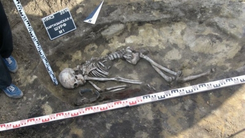 На территории Омской крепости найден скелет древнего человека. Часть 2